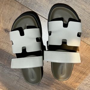 Hermes Chypre Sandals (Beige Glaise/Vert Toundra)